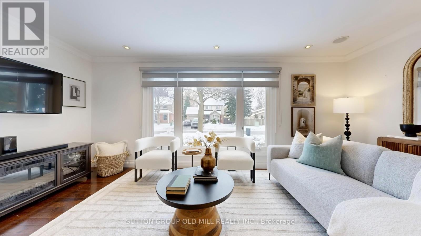 20 Springburn Crescent, Aurora, Ontario  L4G 3P5 - Photo 2 - N12639512