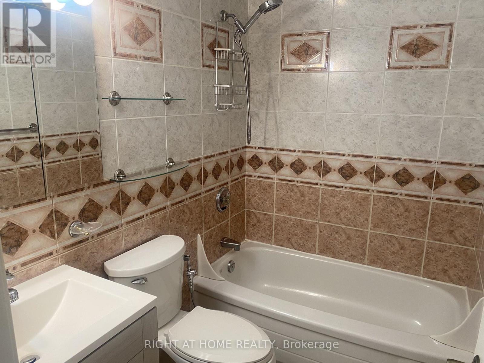 153 Stephen Street, Richmond Hill, Ontario  L4C 5P9 - Photo 14 - N12639554