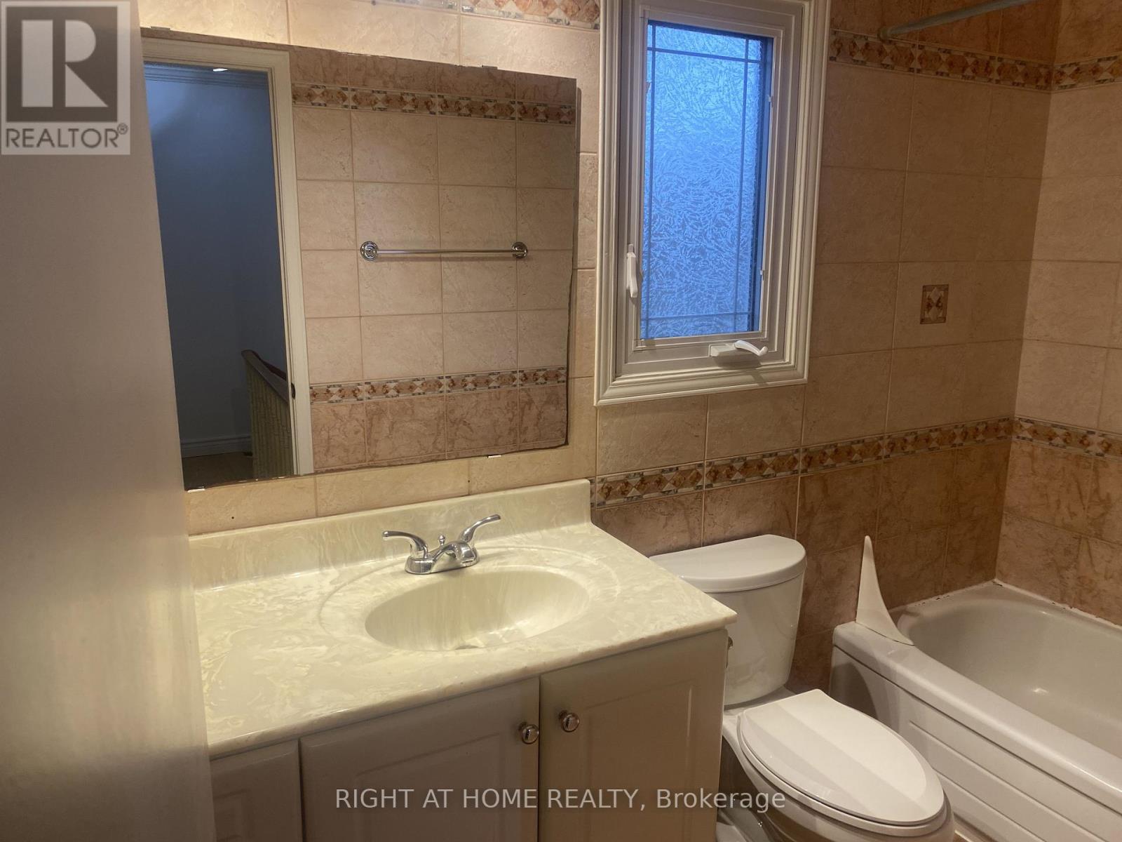 153 Stephen Street, Richmond Hill, Ontario  L4C 5P9 - Photo 15 - N12639554