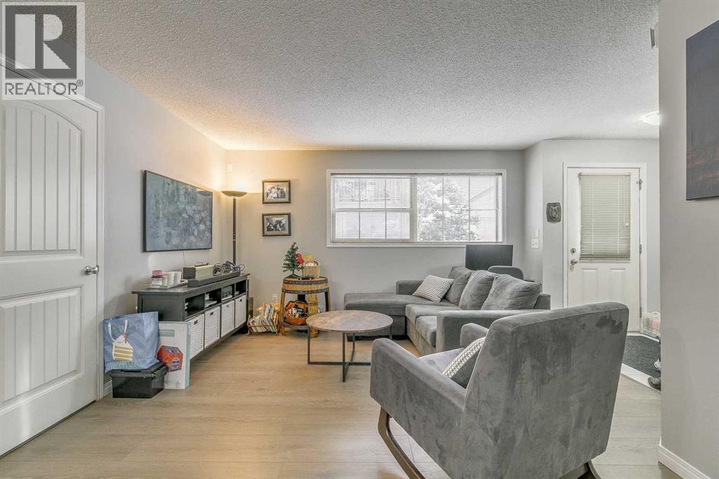 105, 27 Everridge Square Sw, Calgary, Alberta  T2Y 5J7 - Photo 5 - A2272970