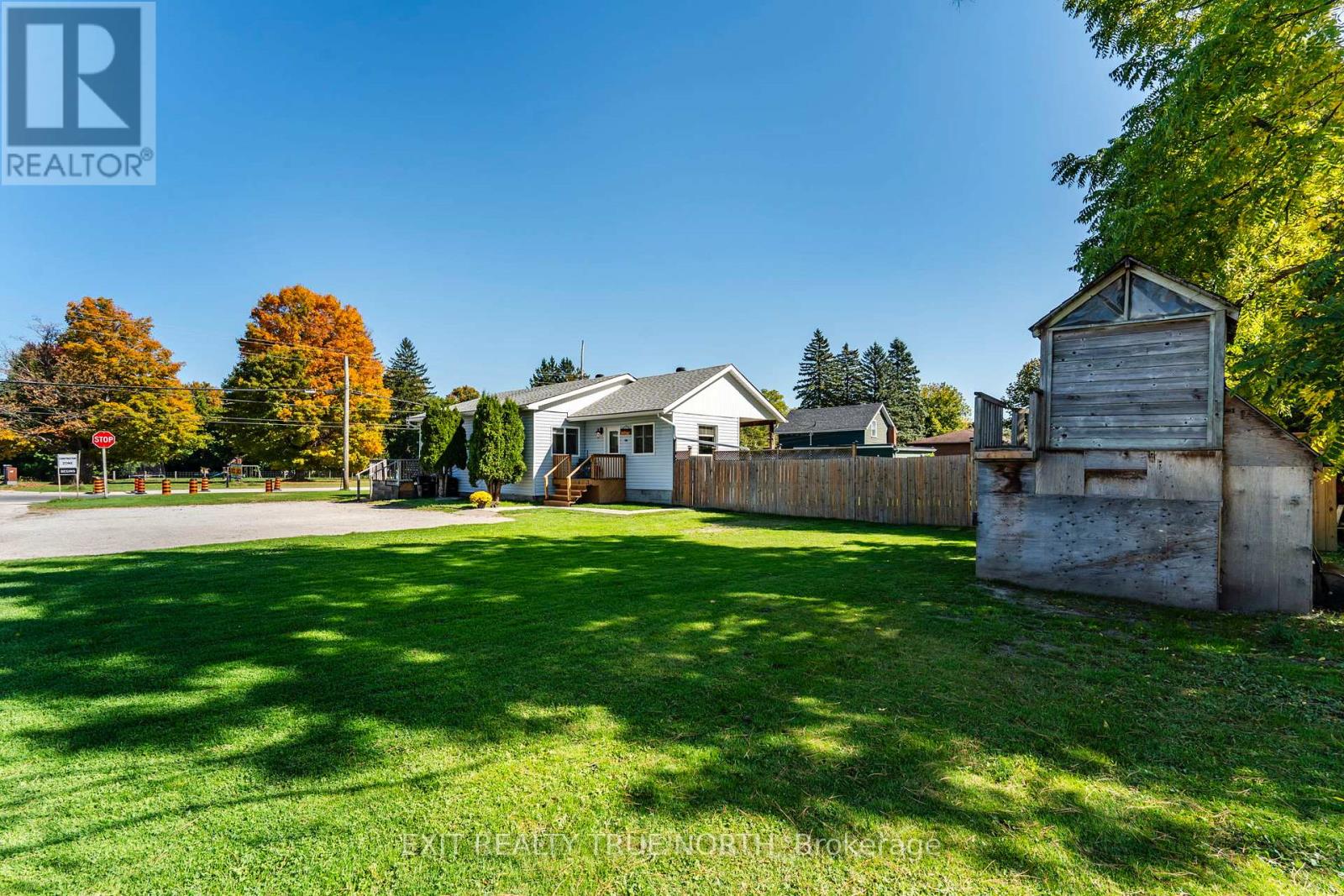 8254 93 Highway, Tiny, Ontario  L0K 2E0 - Photo 21 - S12639534