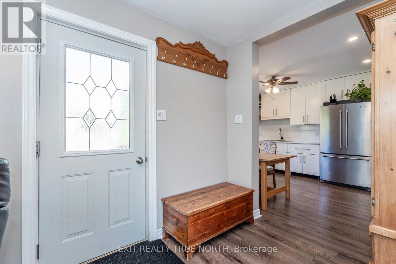 8254 93 Highway, Tiny, Ontario  L0K 2E0 - Photo 4 - S12639534