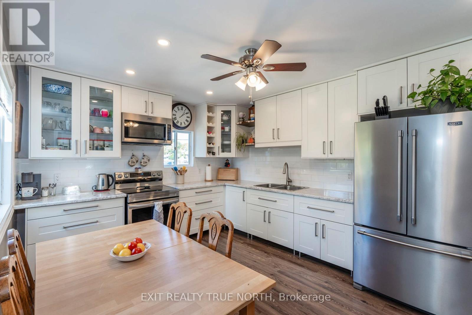 8254 93 Highway, Tiny, Ontario  L0K 2E0 - Photo 6 - S12639534