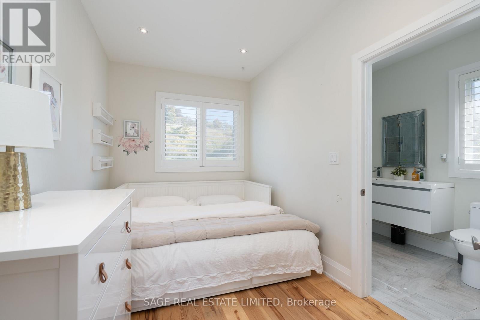 Farmhouse Suite - 15724 Hurontario Street, Caledon, Ontario  L7C 2C4 - Photo 13 - W12639442