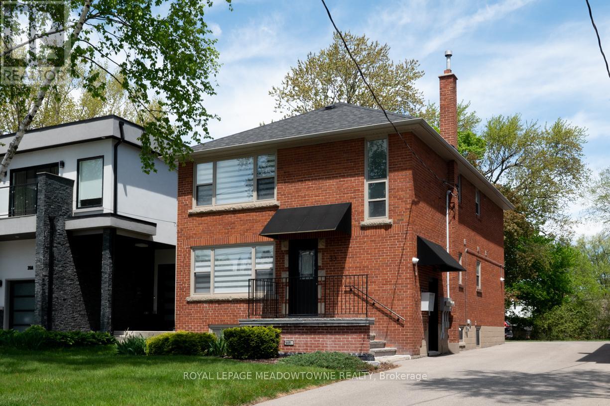 2 - 29 Broadview Avenue, Mississauga, Ontario  L5H 2S8 - Photo 2 - W12639516