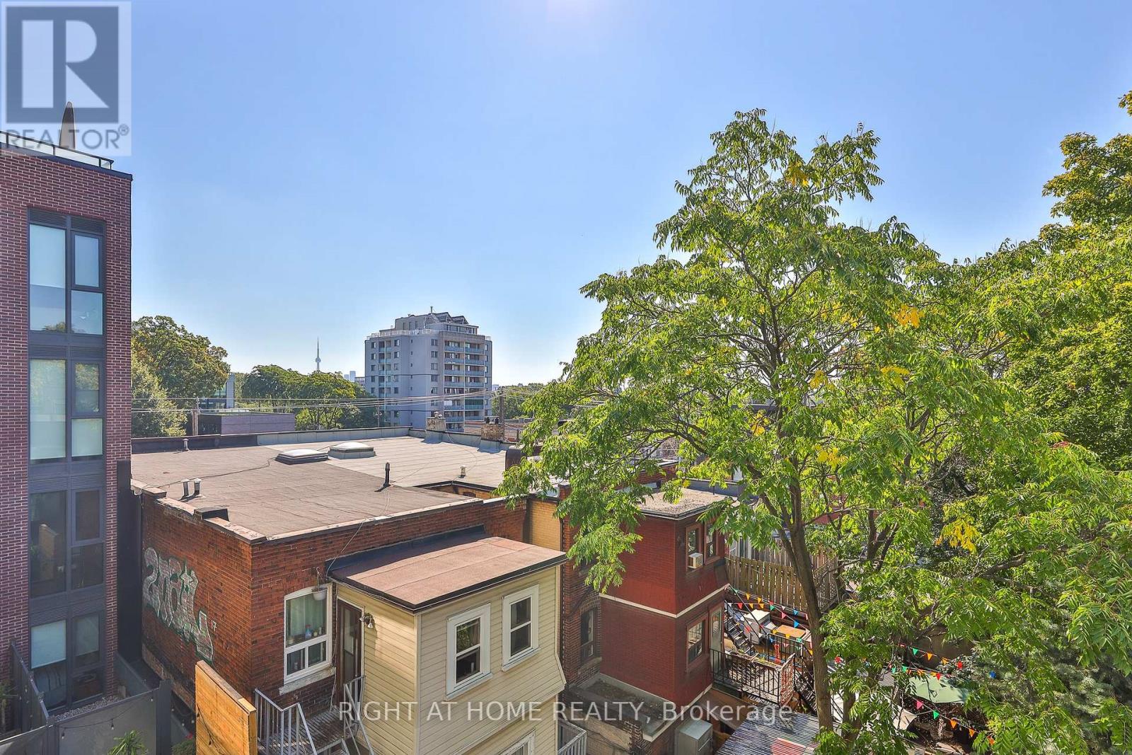 410 - 430 Roncesvalles Avenue, Toronto (Roncesvalles), Ontario  M6R 0A6 - Photo 10 - W12639546