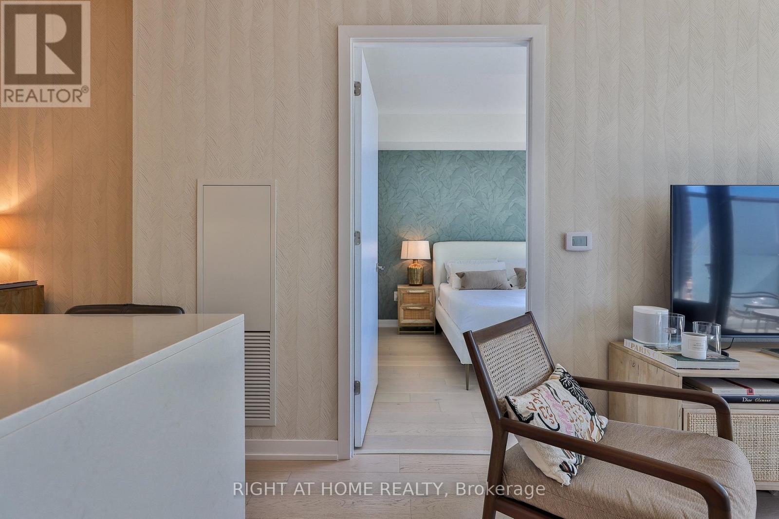 410 - 430 Roncesvalles Avenue, Toronto (Roncesvalles), Ontario  M6R 0A6 - Photo 11 - W12639546