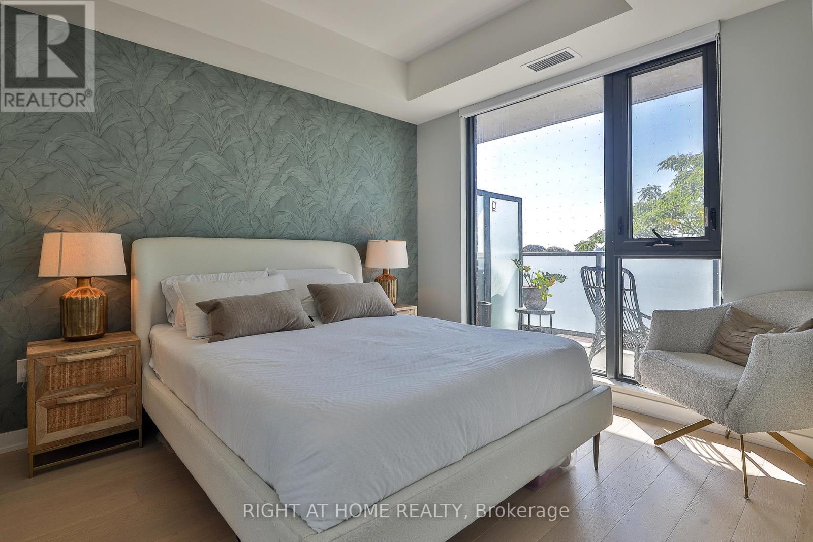 410 - 430 Roncesvalles Avenue, Toronto (Roncesvalles), Ontario  M6R 0A6 - Photo 12 - W12639546