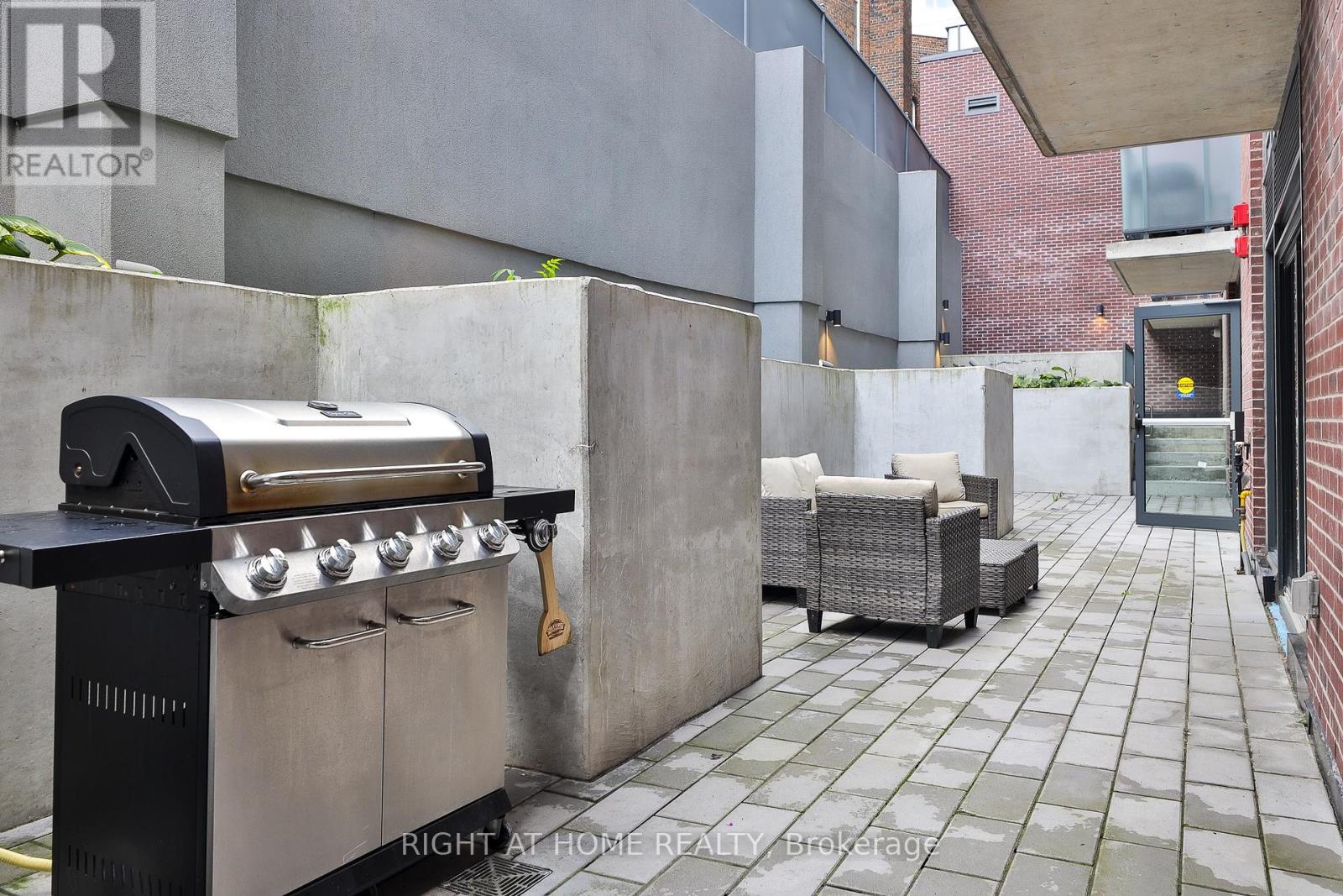 410 - 430 Roncesvalles Avenue, Toronto (Roncesvalles), Ontario  M6R 0A6 - Photo 23 - W12639546