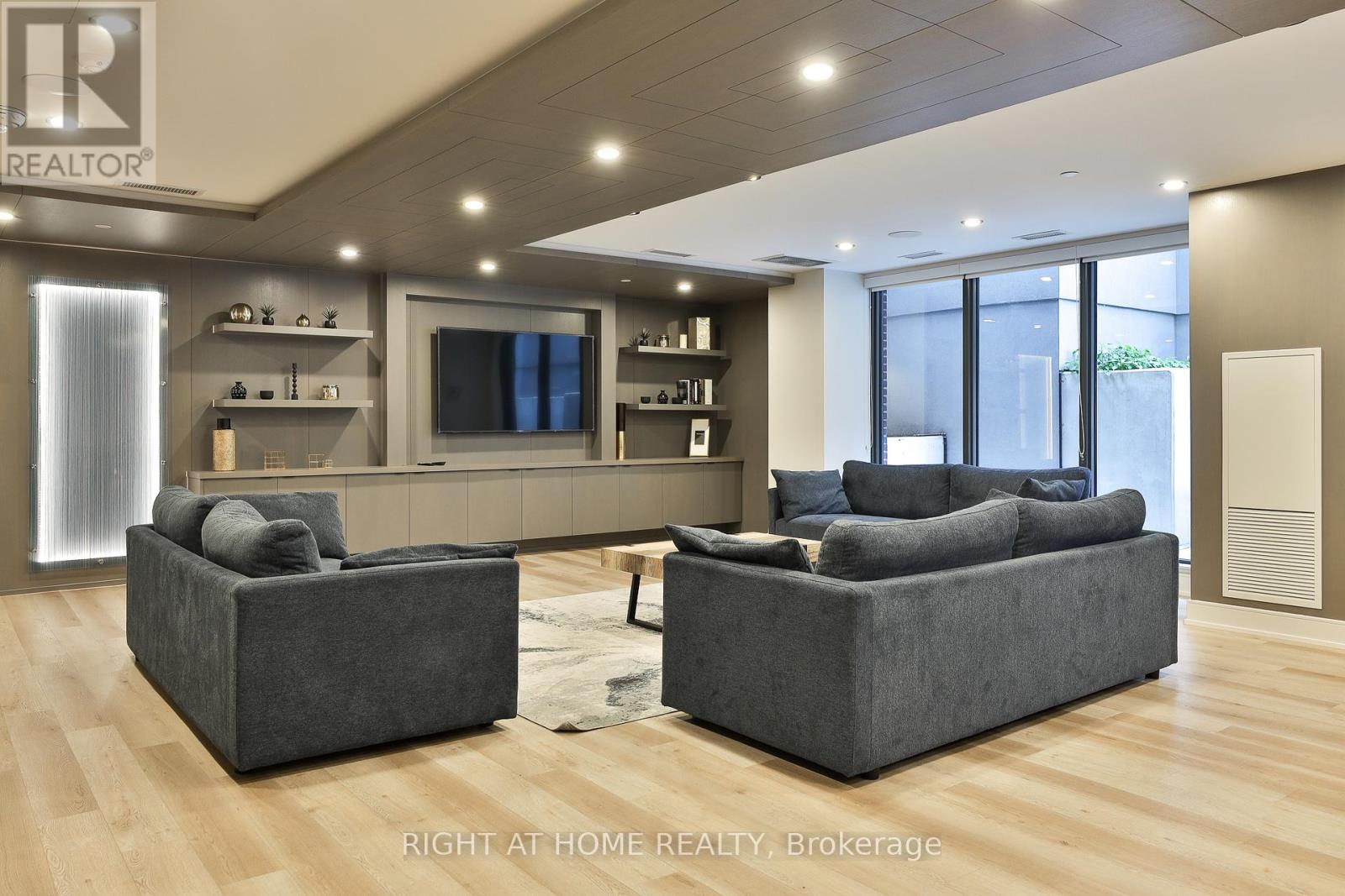 410 - 430 Roncesvalles Avenue, Toronto (Roncesvalles), Ontario  M6R 0A6 - Photo 24 - W12639546