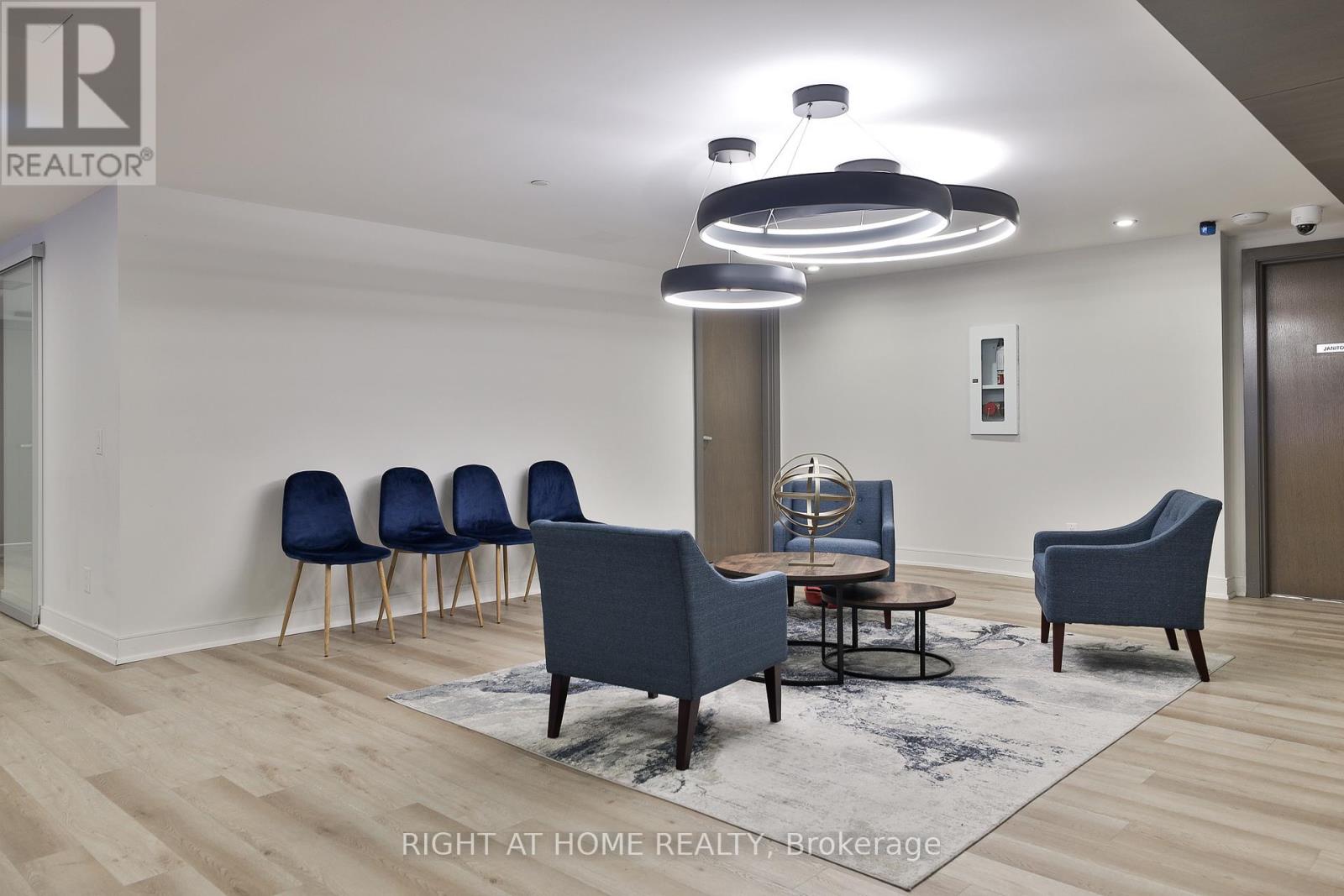 410 - 430 Roncesvalles Avenue, Toronto (Roncesvalles), Ontario  M6R 0A6 - Photo 25 - W12639546