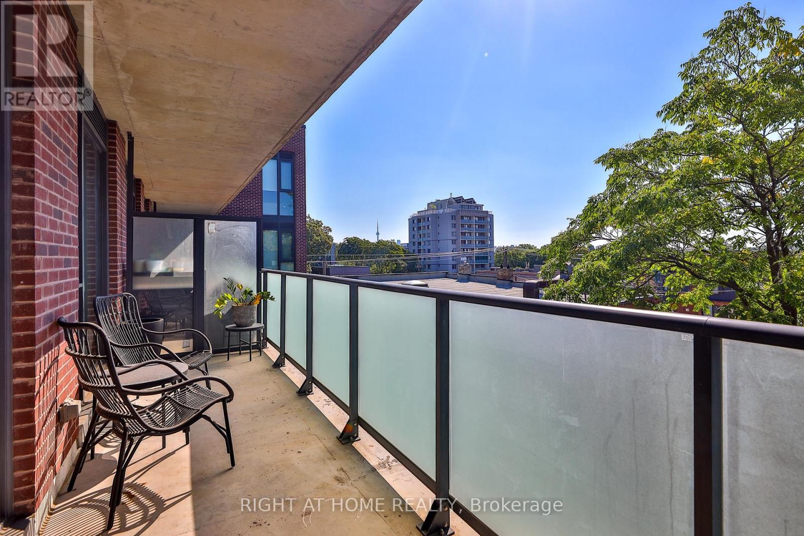 410 - 430 Roncesvalles Avenue, Toronto (Roncesvalles), Ontario  M6R 0A6 - Photo 8 - W12639546