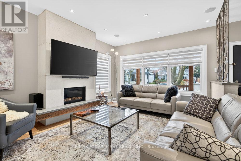 479 Bridgman Avenue, Burlington, Ontario  L7R 2V3 - Photo 5 - W12639552