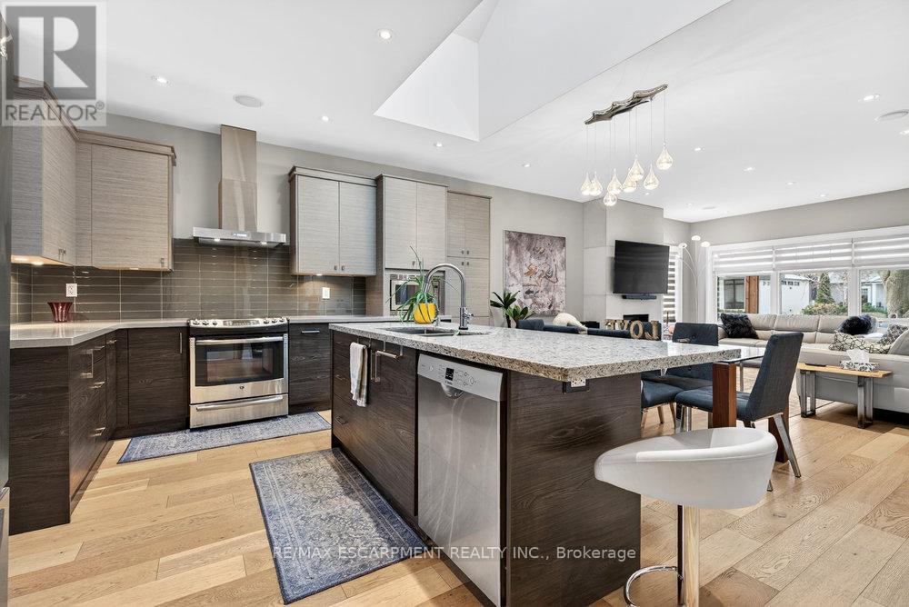 479 Bridgman Avenue, Burlington, Ontario  L7R 2V3 - Photo 6 - W12639552