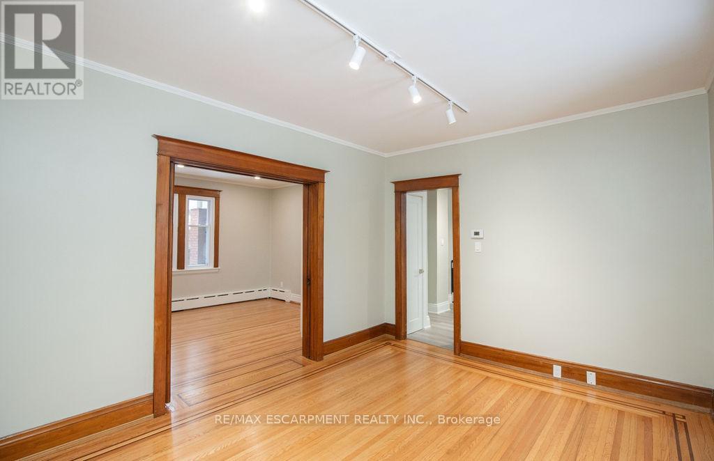 1 - 22 Prospect Street S, Hamilton, Ontario  L8M 2Z1 - Photo 8 - X12639458