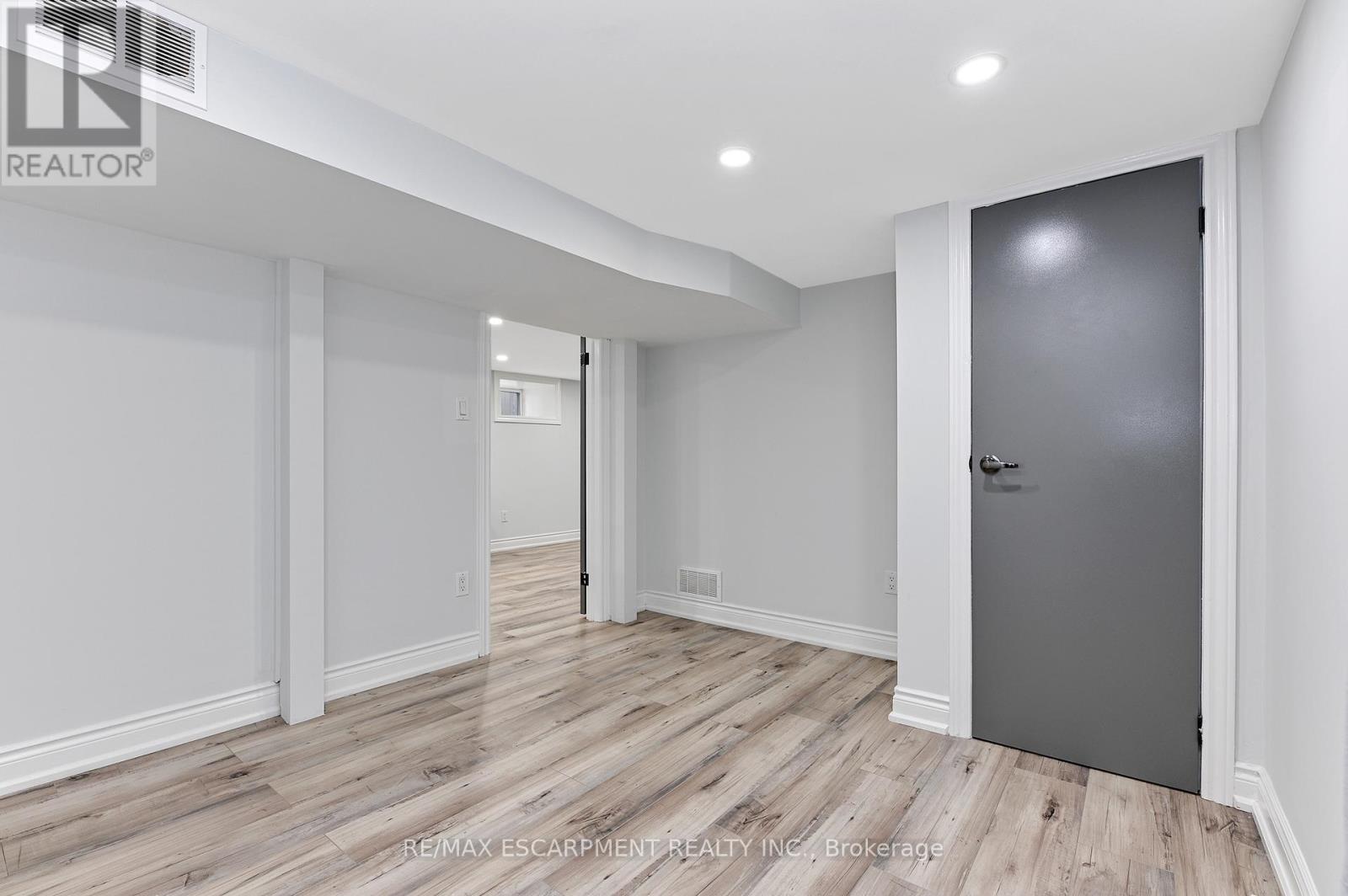 54 Craigmiller Avenue, Hamilton, Ontario  L8L 3J1 - Photo 19 - X12639496