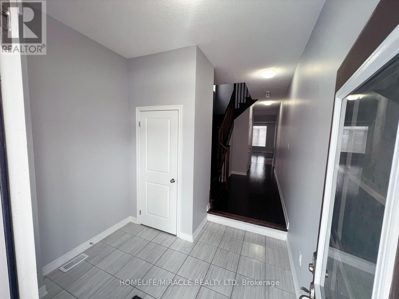 3 Brent Stephens Way, Brampton, Ontario  L7A 5B6 - Photo 2 - W12616734