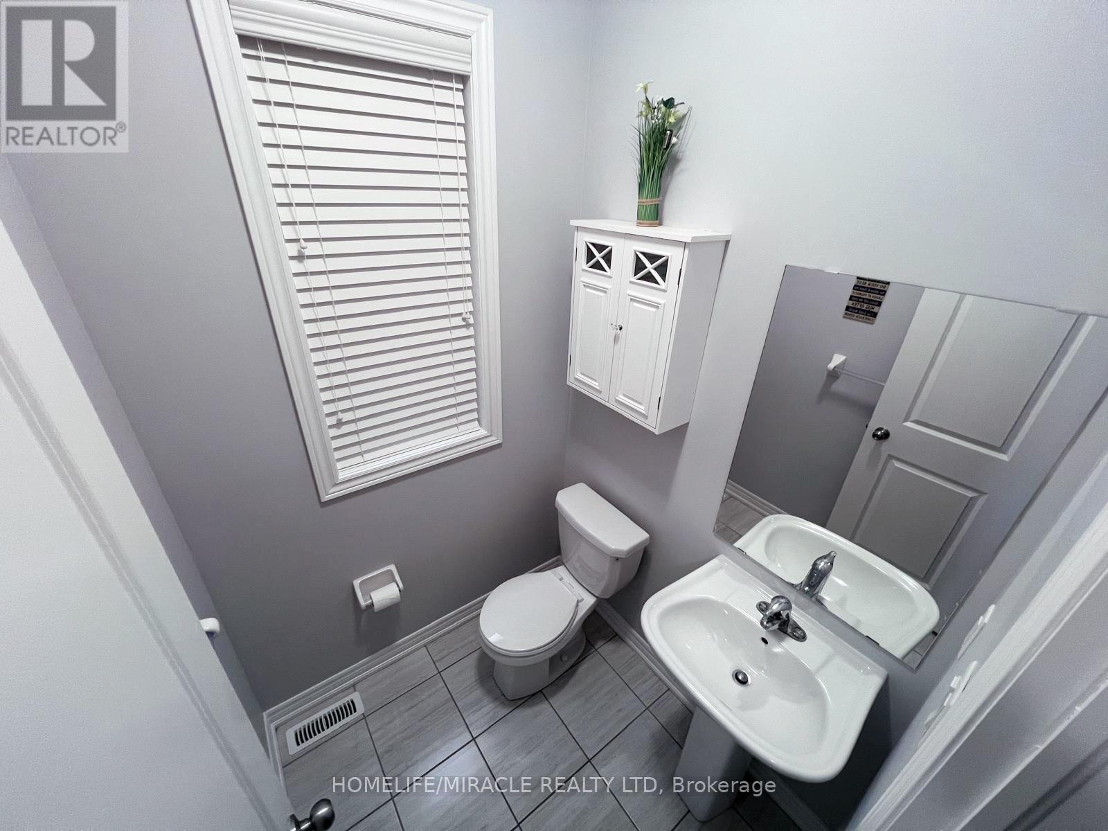 3 Brent Stephens Way, Brampton, Ontario  L7A 5B6 - Photo 8 - W12616734