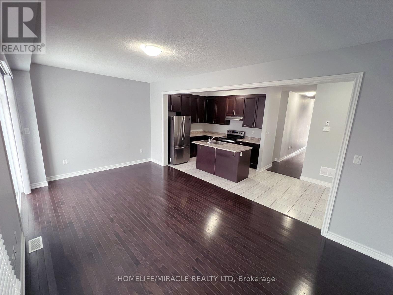 3 Brent Stephens Way, Brampton, Ontario  L7A 5B6 - Photo 3 - W12616734