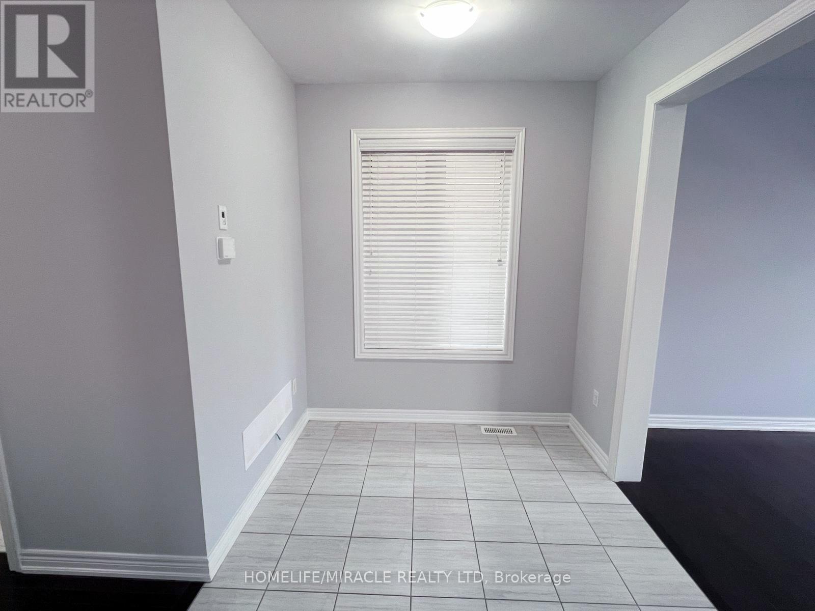 3 Brent Stephens Way, Brampton, Ontario  L7A 5B6 - Photo 7 - W12616734