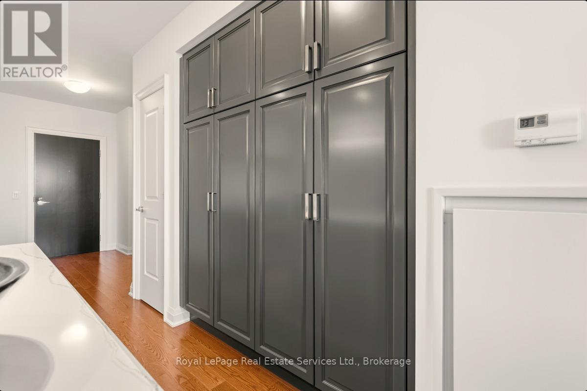 508 - 11 Bronte Road, Oakville, Ontario  L6L 0E1 - Photo 17 - W12639556