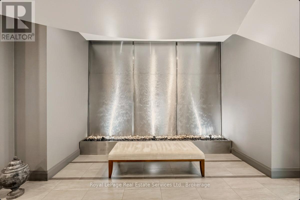 508 - 11 Bronte Road, Oakville, Ontario  L6L 0E1 - Photo 4 - W12639556