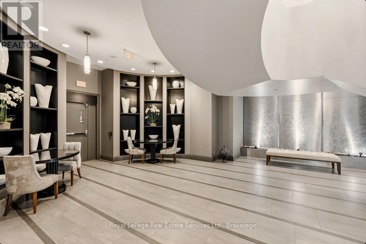 508 - 11 Bronte Road, Oakville, Ontario  L6L 0E1 - Photo 5 - W12639556