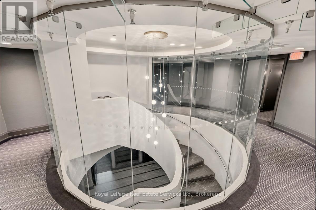 508 - 11 Bronte Road, Oakville, Ontario  L6L 0E1 - Photo 6 - W12639556