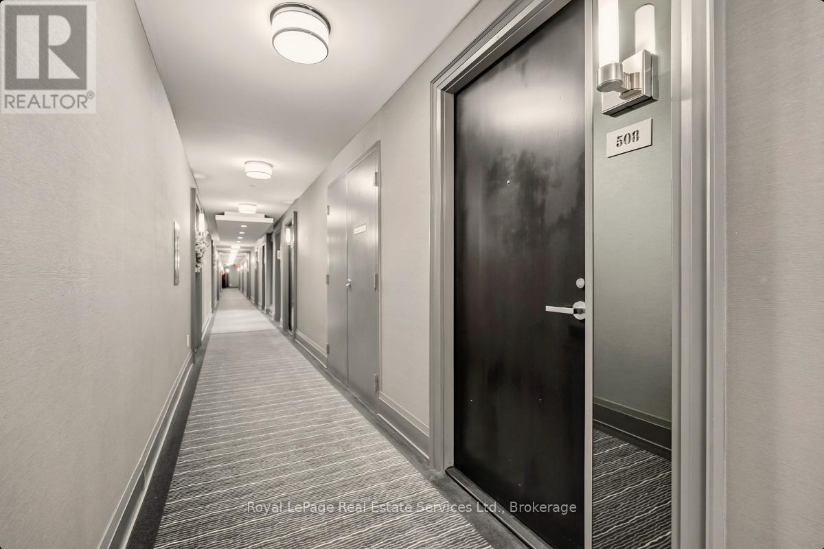 508 - 11 Bronte Road, Oakville, Ontario  L6L 0E1 - Photo 8 - W12639556