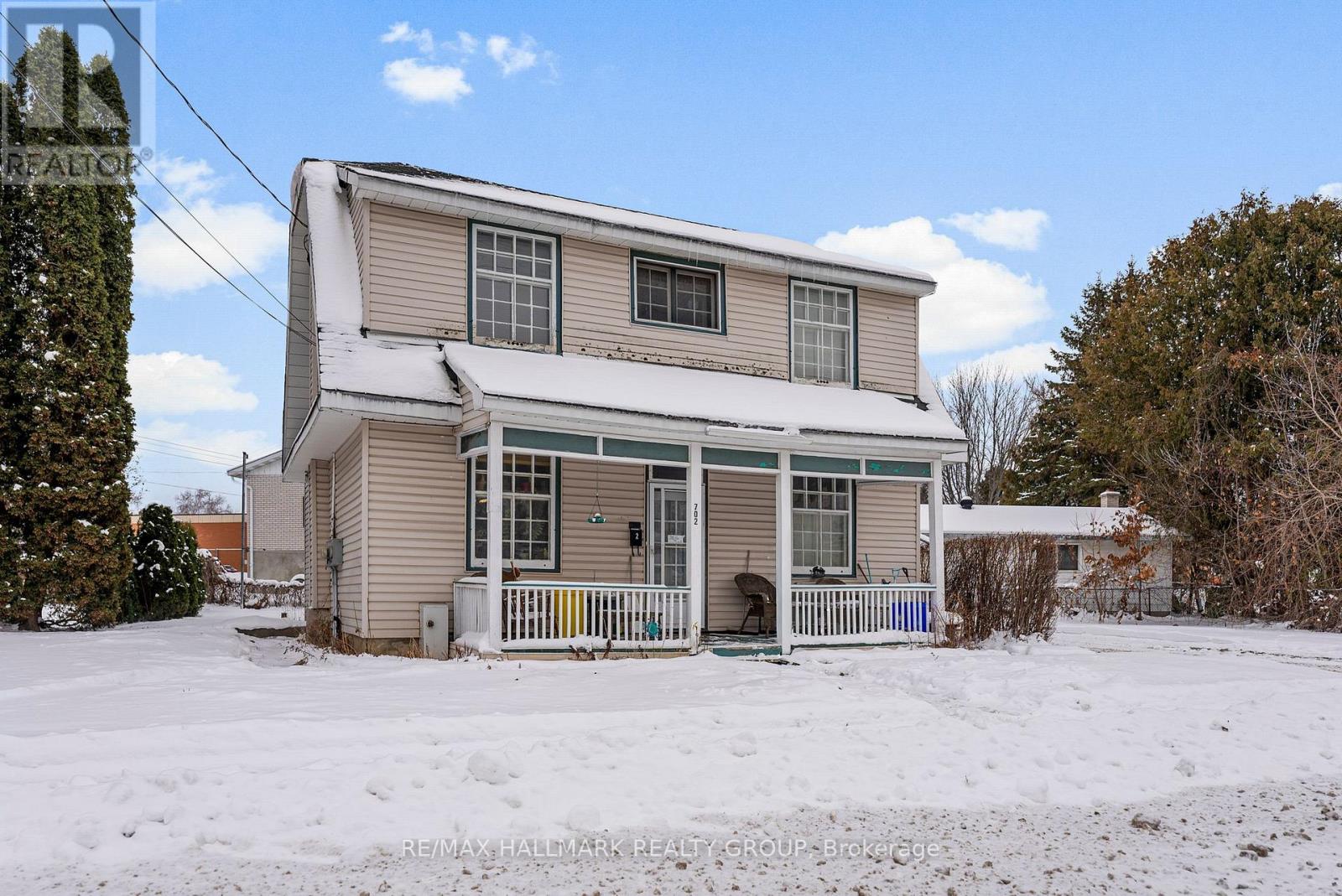702 FRONT STREET, Pembroke, Ontario