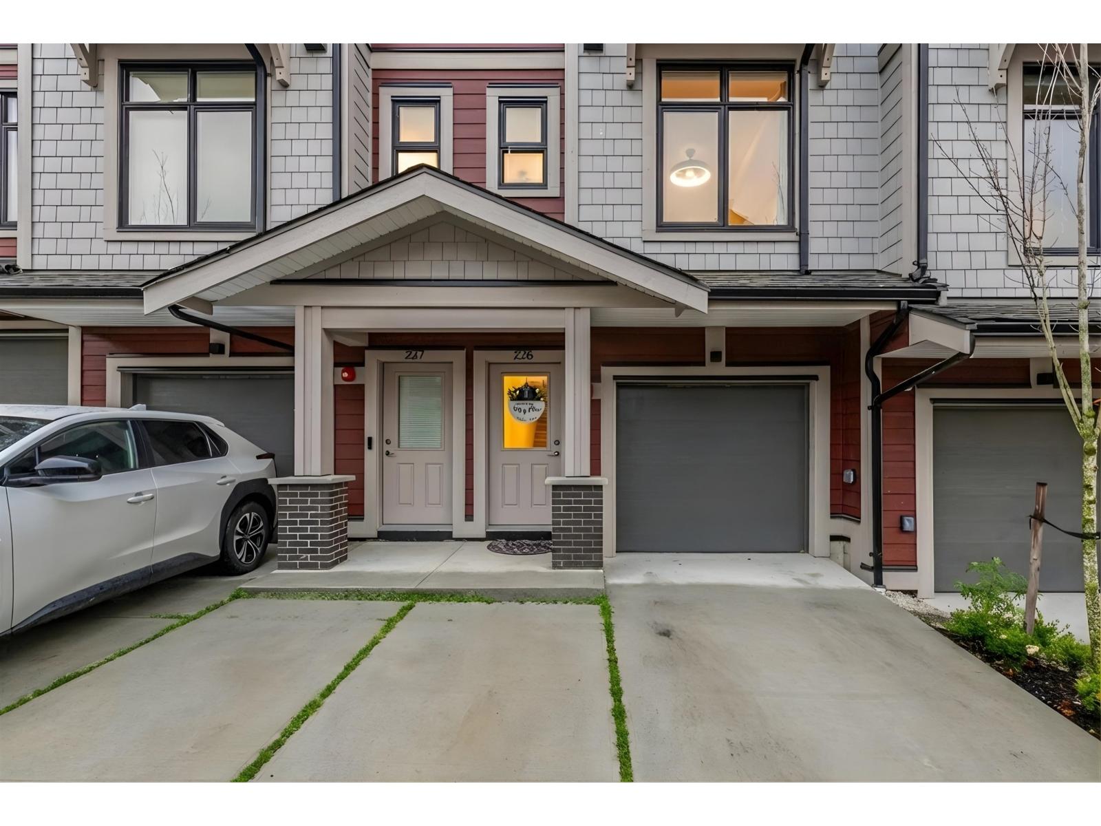 226 6951 204 Street, Langley, British Columbia  V2Y 1P8 - Photo 1 - R3073031