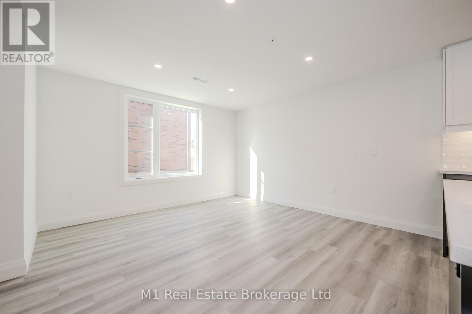 104 - 99b Farley Road, Centre Wellington, Ontario N1M 0K5 - Photo 10 - X12639566