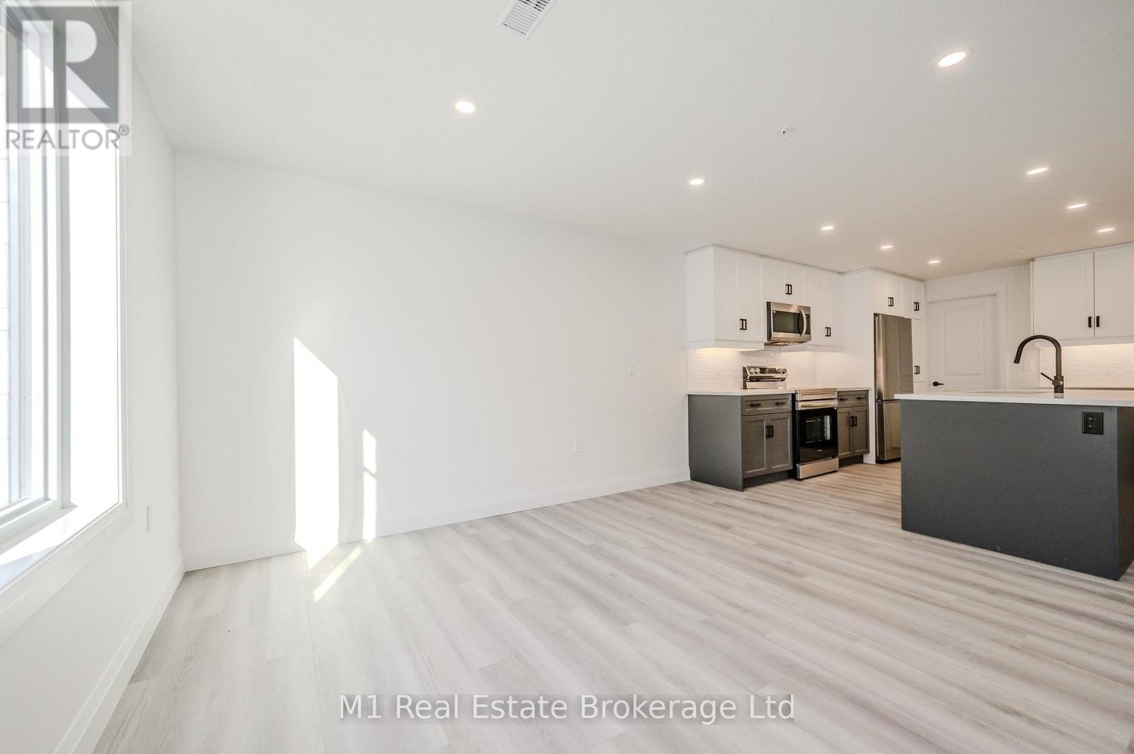 104 - 99b Farley Road, Centre Wellington, Ontario N1M 0K5 - Photo 11 - X12639566