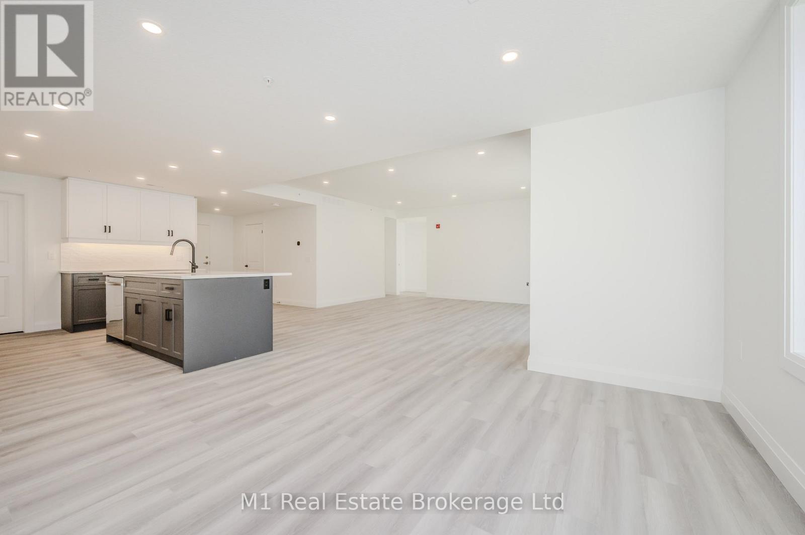 104 - 99b Farley Road, Centre Wellington, Ontario N1M 0K5 - Photo 12 - X12639566