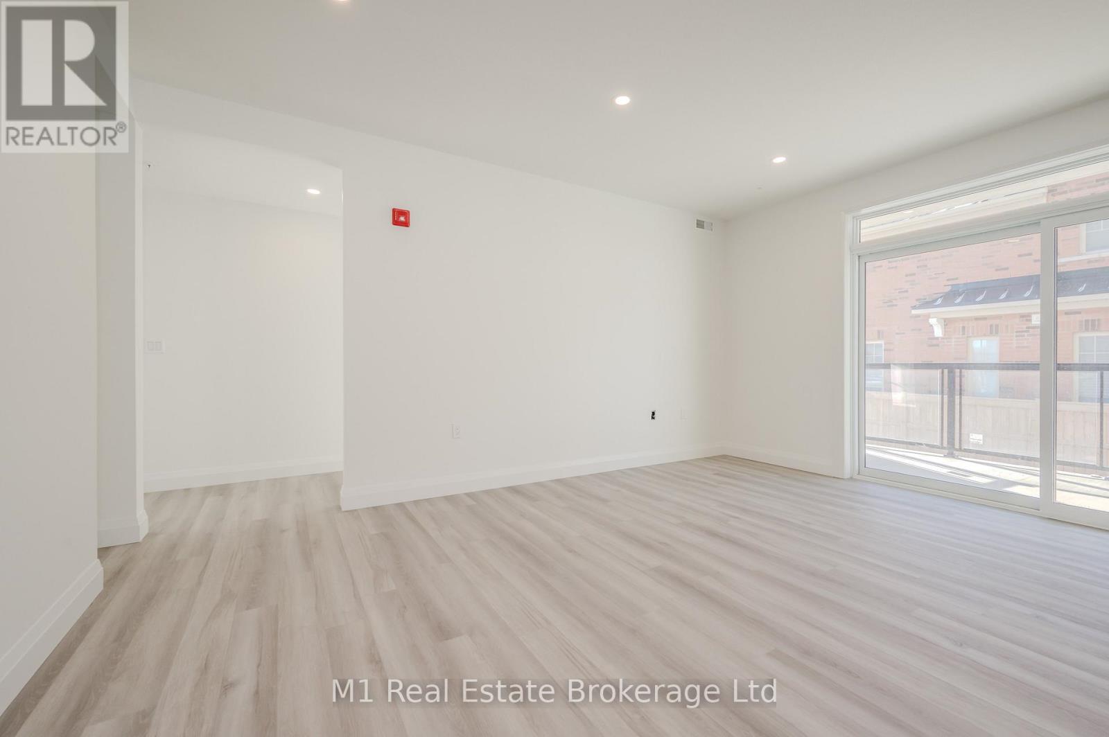 104 - 99b Farley Road, Centre Wellington, Ontario N1M 0K5 - Photo 17 - X12639566