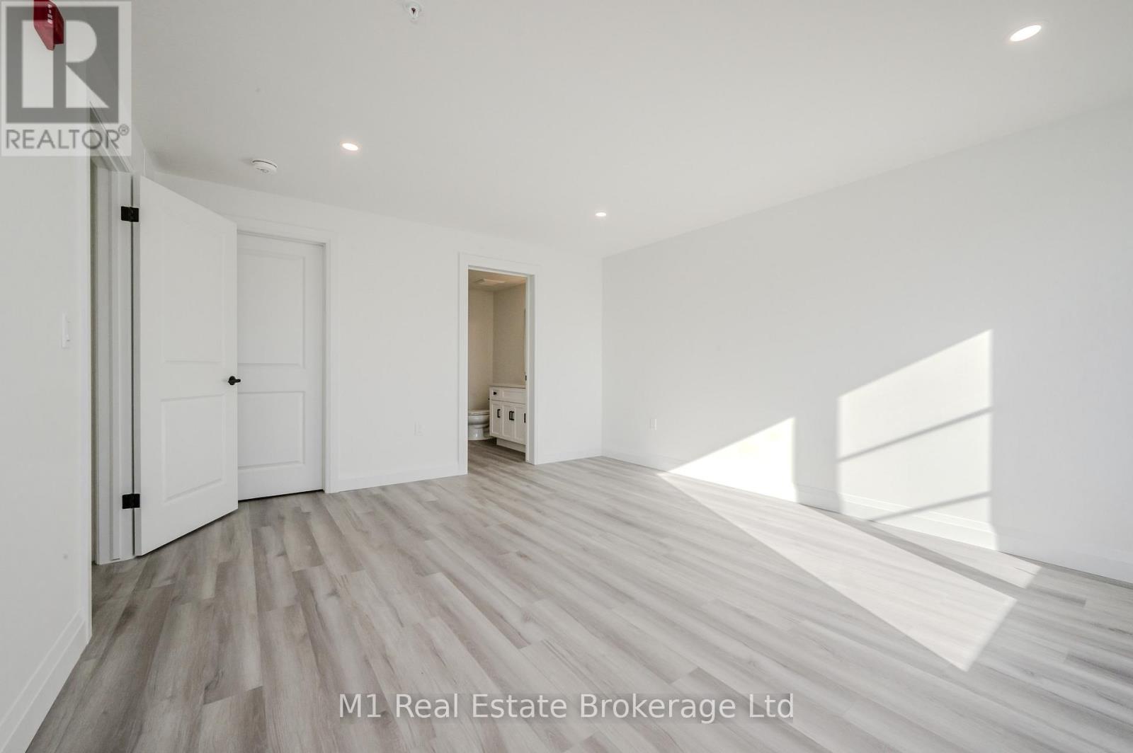 104 - 99b Farley Road, Centre Wellington, Ontario N1M 0K5 - Photo 25 - X12639566