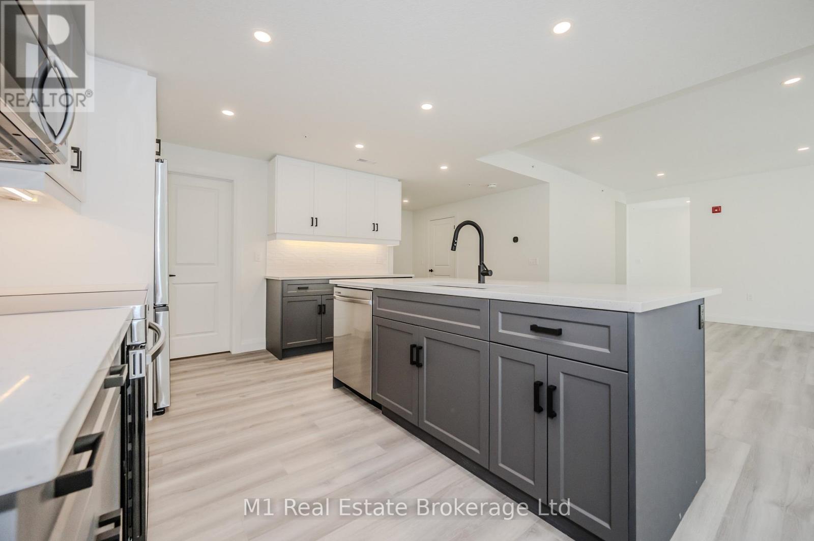 104 - 99b Farley Road, Centre Wellington, Ontario N1M 0K5 - Photo 4 - X12639566