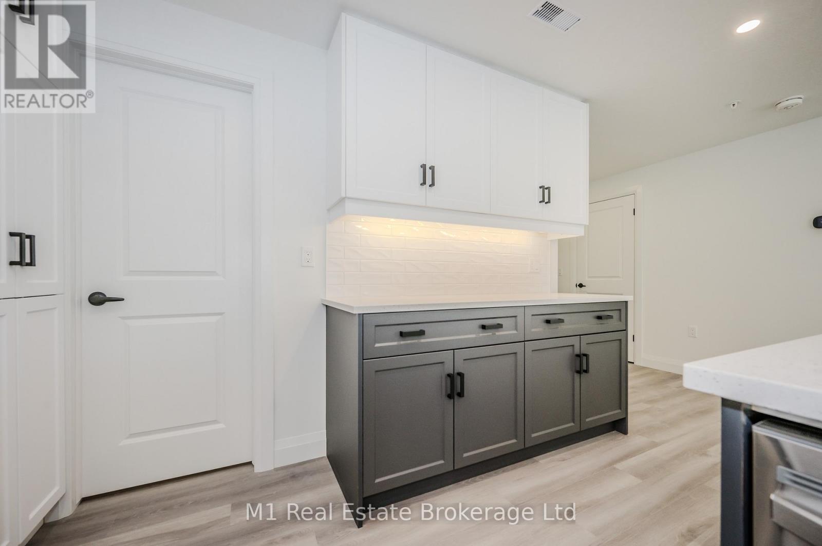 104 - 99b Farley Road, Centre Wellington, Ontario N1M 0K5 - Photo 5 - X12639566