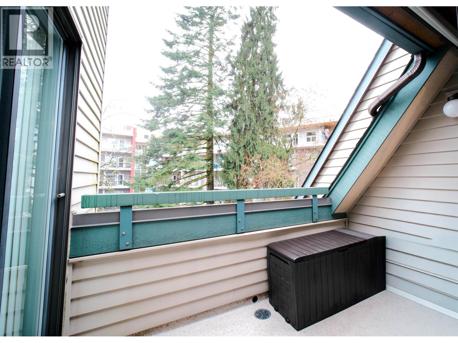 411 2915 Glen Drive, Coquitlam, British Columbia  V3B 7H8 - Photo 7 - R3074231