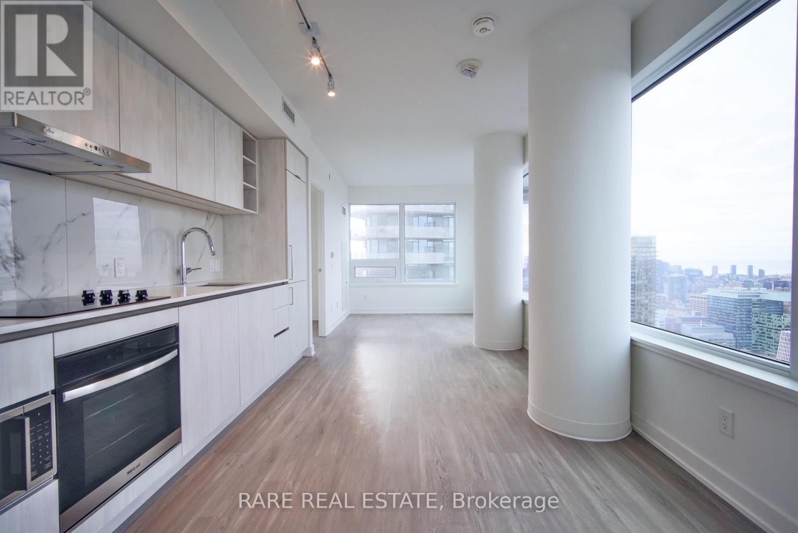 5511 - 8 WELLESLEY STREET W, Toronto, Ontario