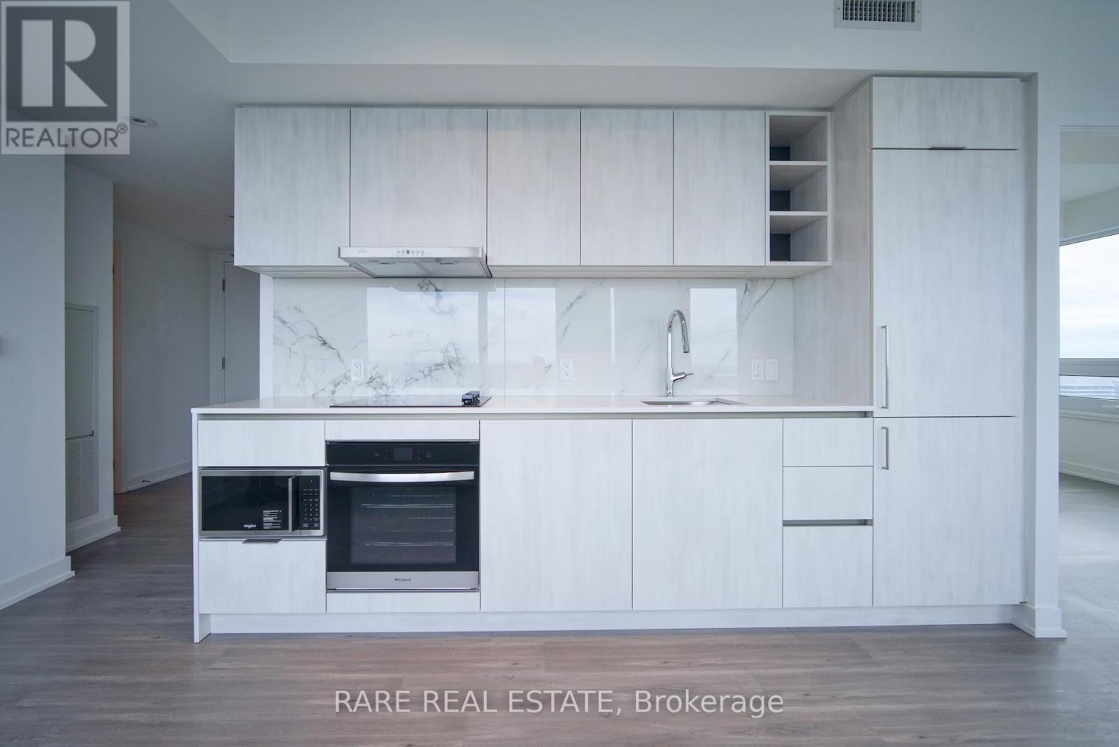 5511 - 8 Wellesley Street W, Toronto, Ontario  M4Y 0J5 - Photo 2 - C12639572