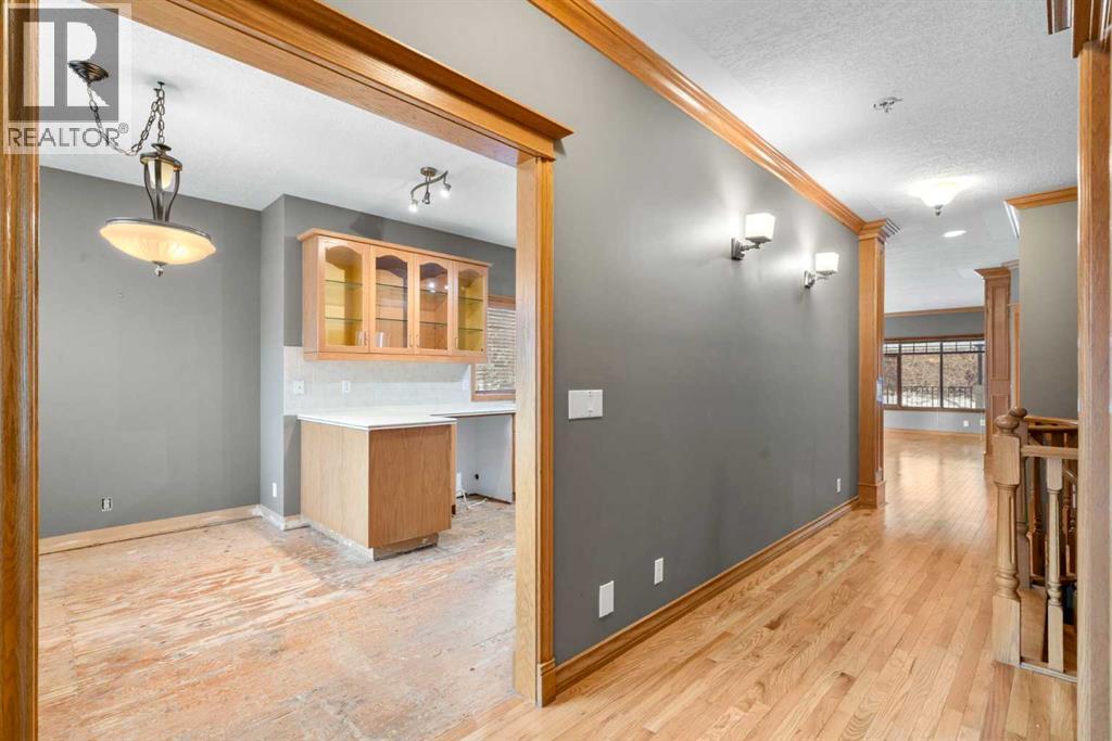 12 Prominence Point Sw, Calgary, Alberta T3H 3E8 - Photo 3 - A2275204