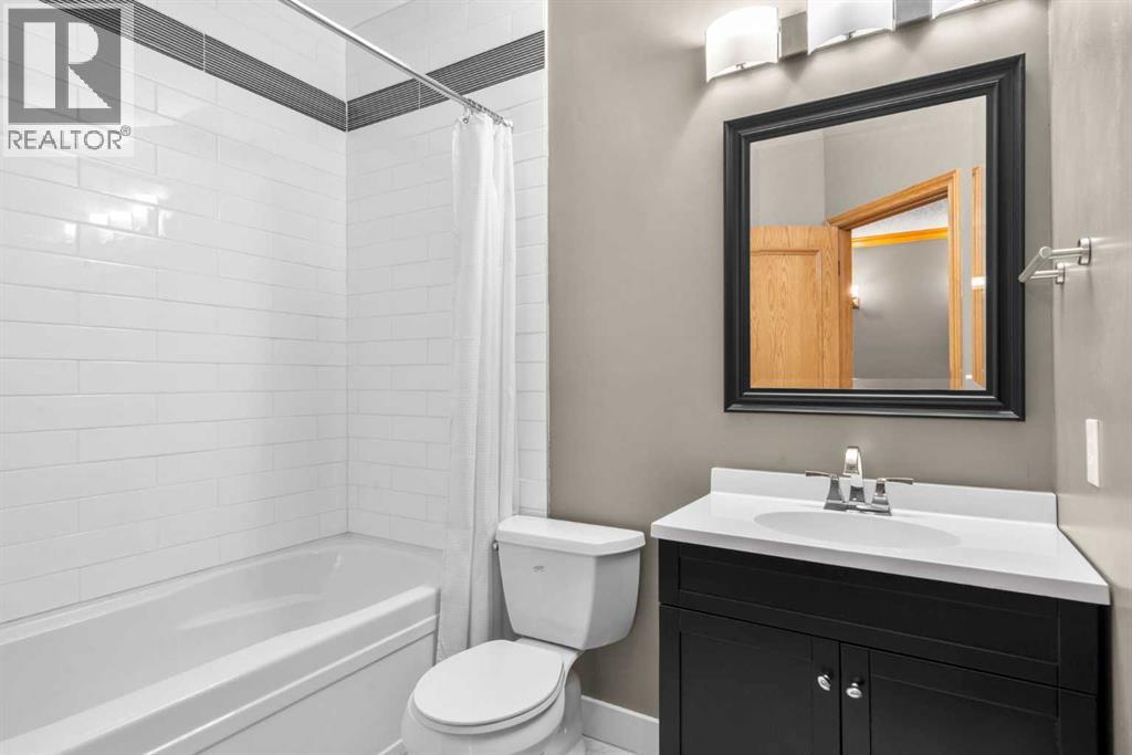 12 Prominence Point Sw, Calgary, Alberta T3H 3E8 - Photo 12 - A2275204