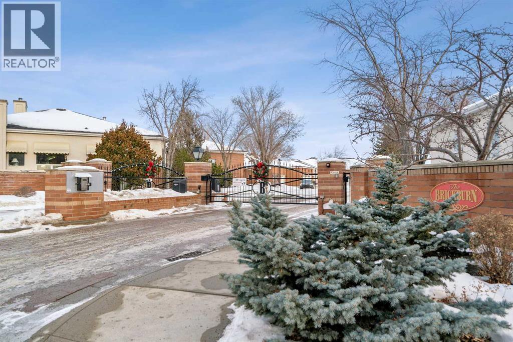 12 Prominence Point Sw, Calgary, Alberta T3H 3E8 - Photo 18 - A2275204