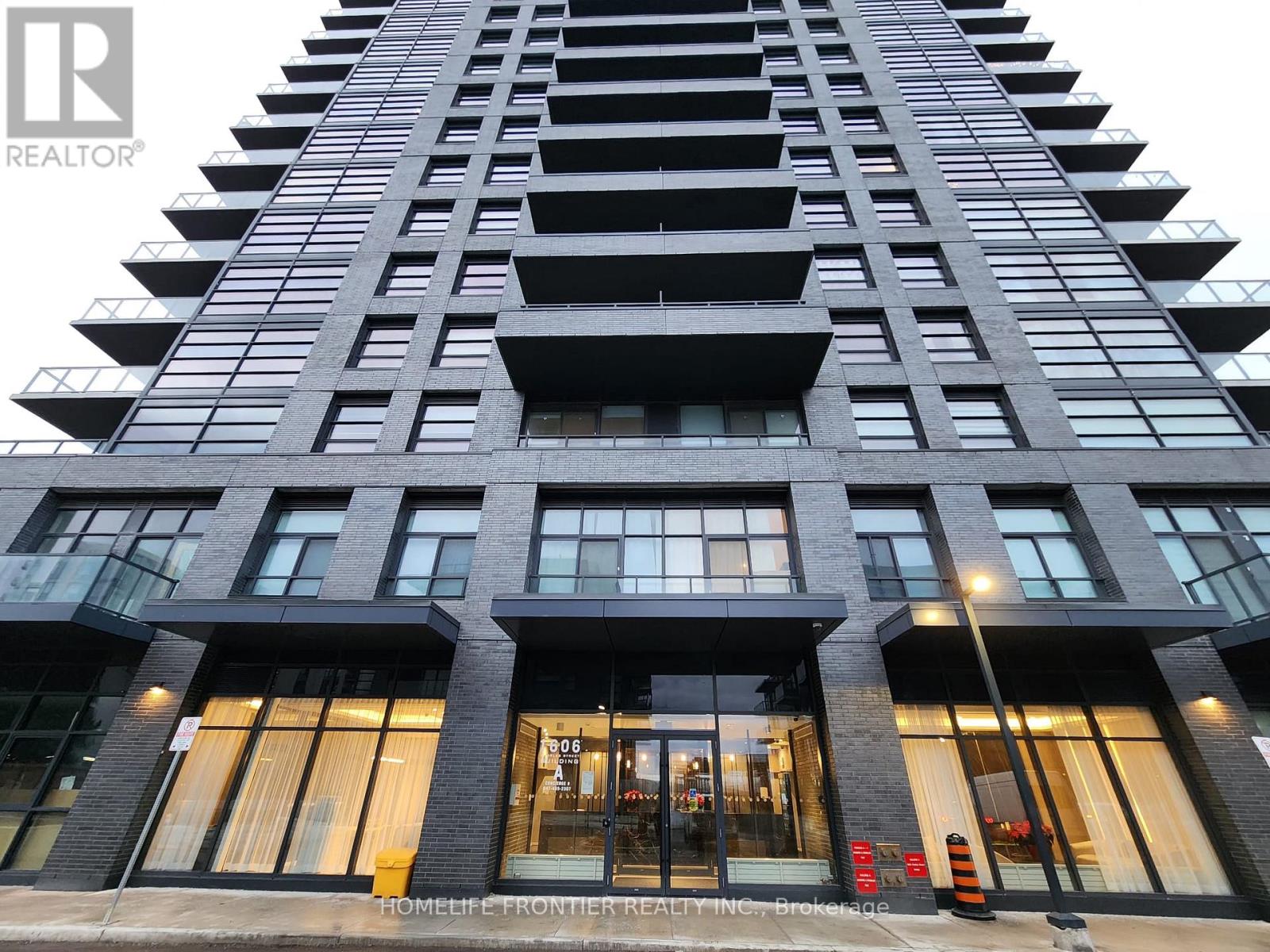 902 A - 1606 Charles Street, Whitby, Ontario  L1N 0P1 - Photo 1 - E12636962