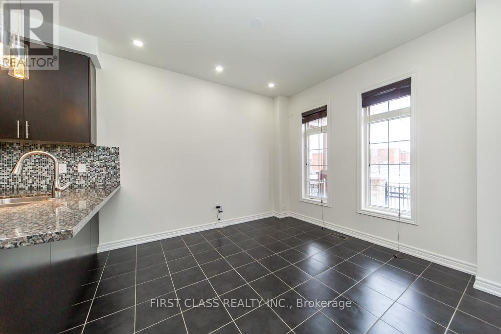 (Main) - 5355 Tenth Line W, Mississauga, Ontario  L5M 0V8 - Photo 7 - W12435595