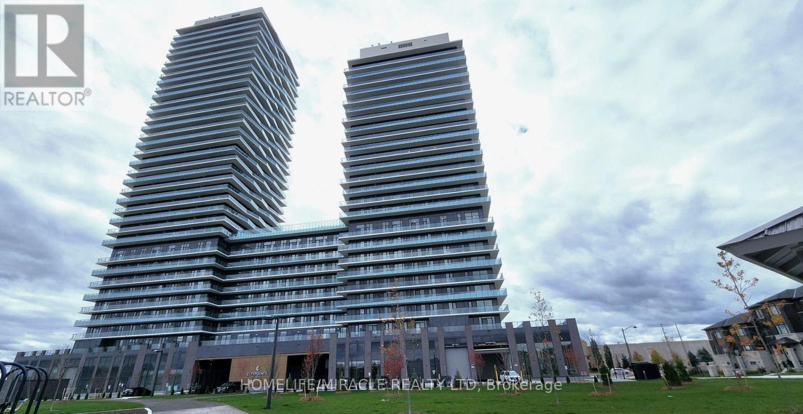 15 Skyridge Drive, Brampton, Ontario  L6P 4S3 - Photo 2 - W12639580