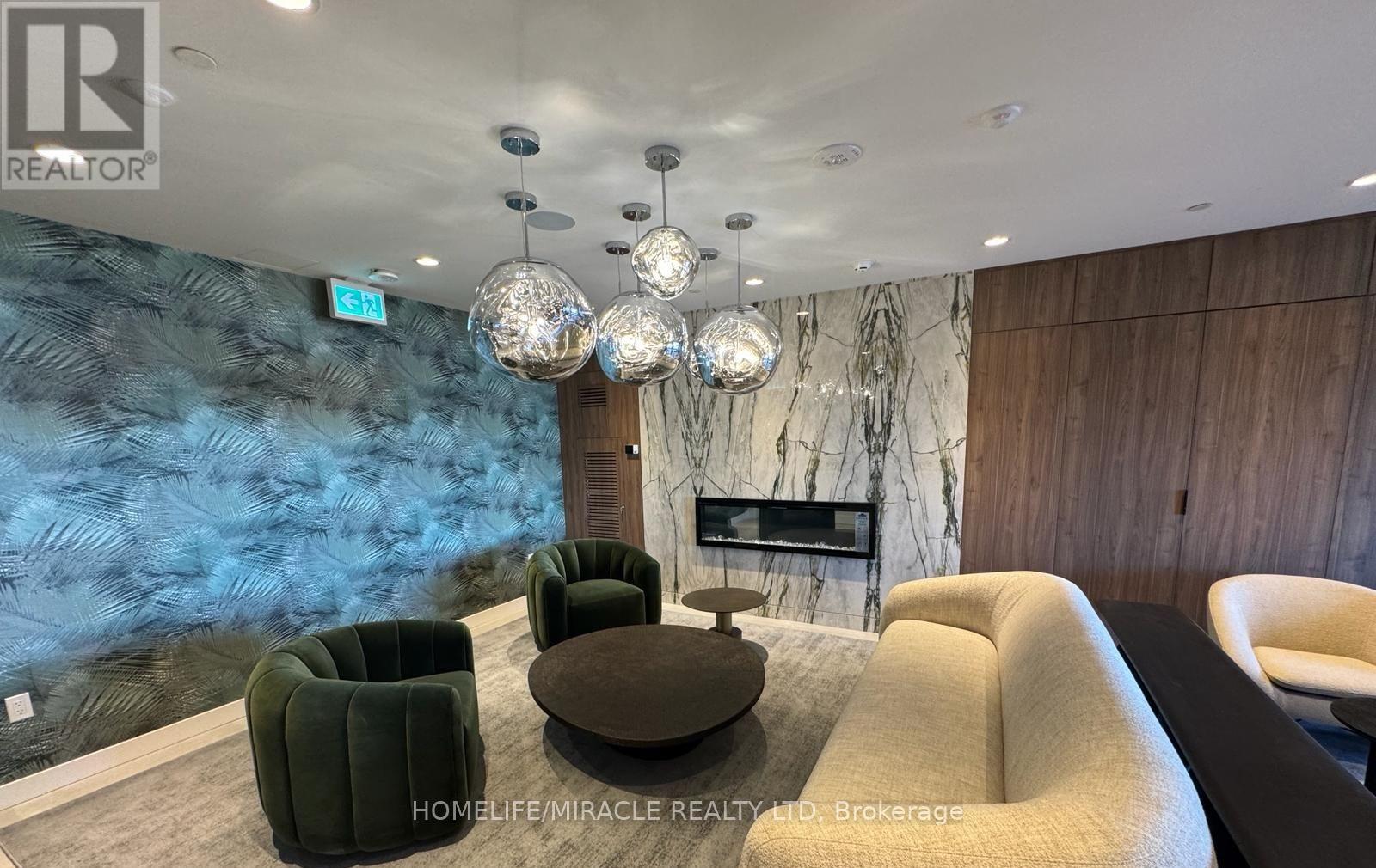 15 Skyridge Drive, Brampton, Ontario  L6P 4S3 - Photo 6 - W12639580