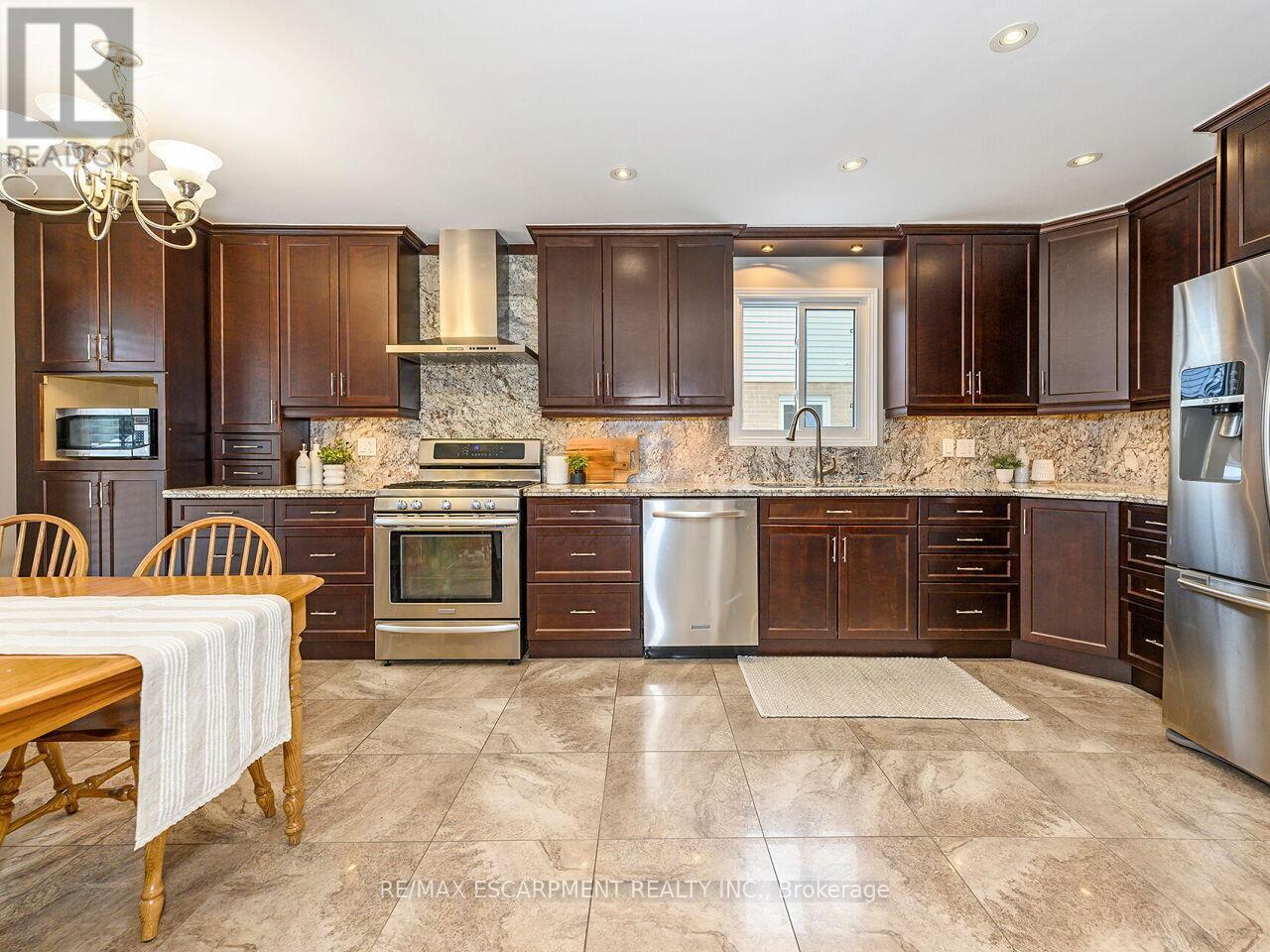 2137 Cleaver Avenue, Burlington, Ontario  L7M 3R1 - Photo 15 - W12639608