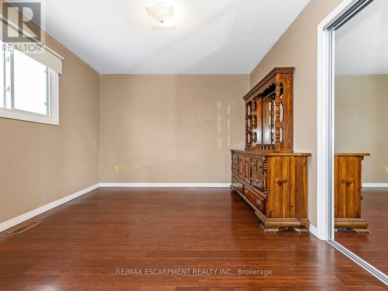 2137 Cleaver Avenue, Burlington, Ontario  L7M 3R1 - Photo 33 - W12639608